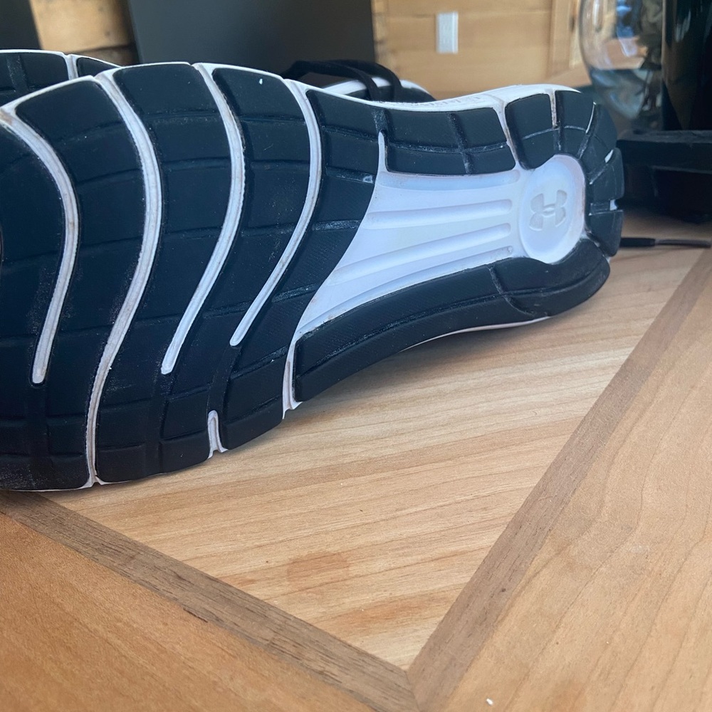 U N D E R   A R M O U R  running shoes - Picture 4 of 4
